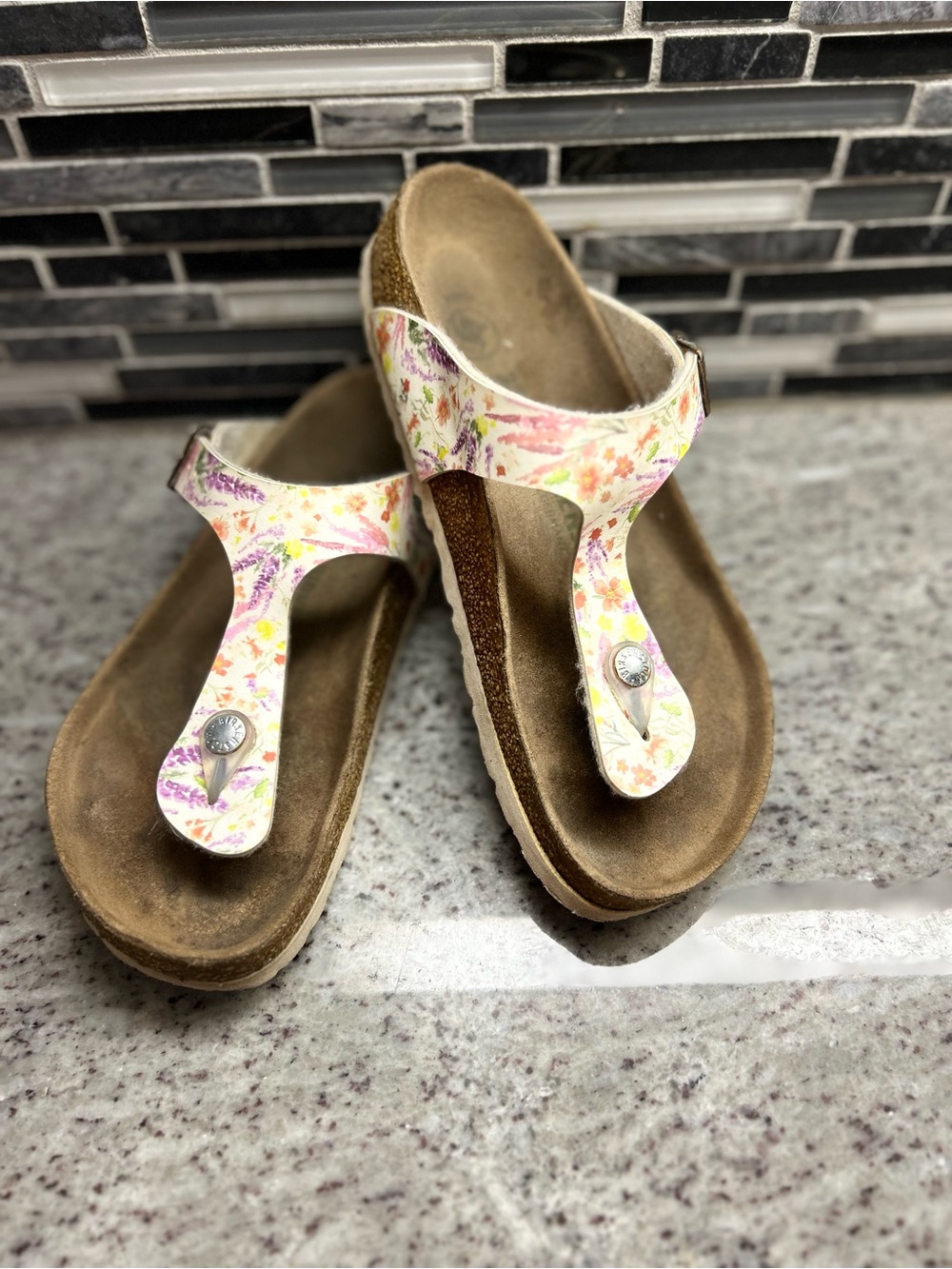 Birkenstock gizeh Floral Print Thong Sandals - vegan Women's size 6